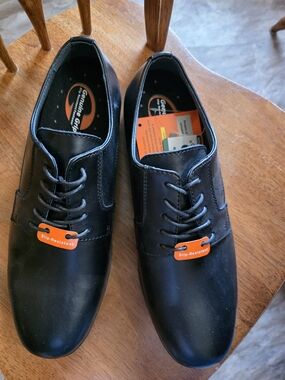 Men's Black Slip-Resistant Derby Shoes